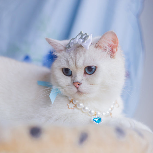 necklace-and-headdress-flower