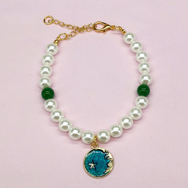green-and-white-stars